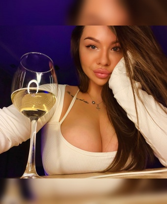 Позволь мне окунуть тебя в мир страсти и наслаждения! 😘
Я обещаю, что мое общество будет приятным и легким, а мои услуги не оставят равнодушным. Я знаю, как доставить удовольствие и расслабление. 💋
Мои возможности огромны - массаж, стриптиз, ролевые игры, фетиш, глубокий орал и многое другое. Мое тело является настоящим произведением искусства, оно создано для наслаждения и экстаза. Открой его сам, и ты не пожалеешь! 🔥
Я ценю каждую минуту нашего общения и стараюсь сделать все возможное, чтобы ты почувствовал себя особенным и желанным. Доверься мне и наши встречи станут незабываемыми! 💫
Мои клиенты говорят самые лестные отзывы о моей работе - я нежная, чувственная и профессиональная. Все, что ты можешь захотеть от меня, я готова предоставить. 😍
Запомни, что я живу в Москве и мое тепло и страсть всегда доступны тебе в Москве. Жду твоего звонка! 💕 Илария